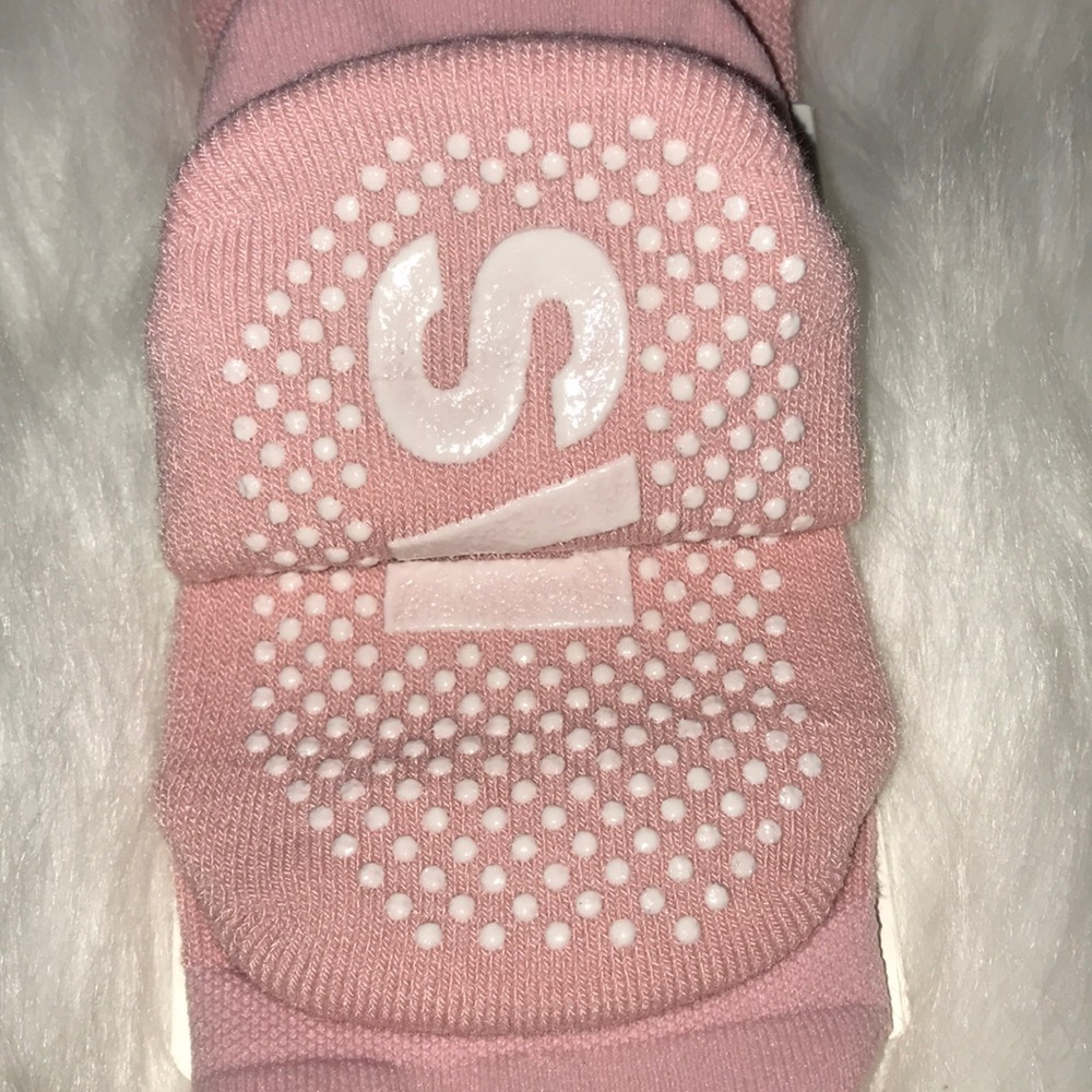 Lululemon tuck and point studio sock PINK NWT - Picture 3 of 5